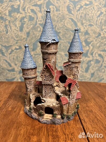 Замок для аквариума