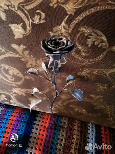 Роза металлическая
