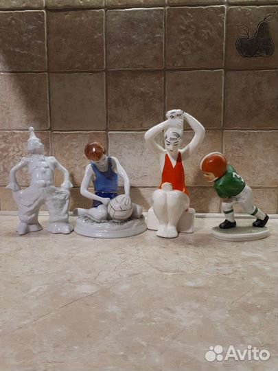 Фарфоровые статуэтки