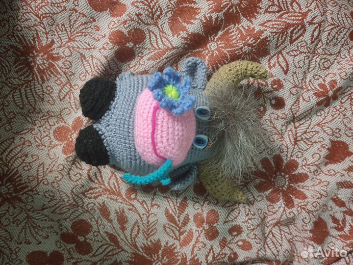 Игрушки ручной работы, вязанные