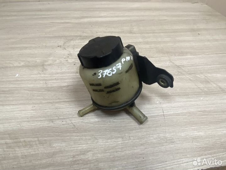 Бачок гидроусилителя Nissan Avenir W11 (1998—2005)