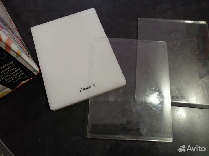 Машинка для вырубки и тиснения с комплектом ножей