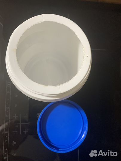 Пластиковые банки 50 и 1000 мл