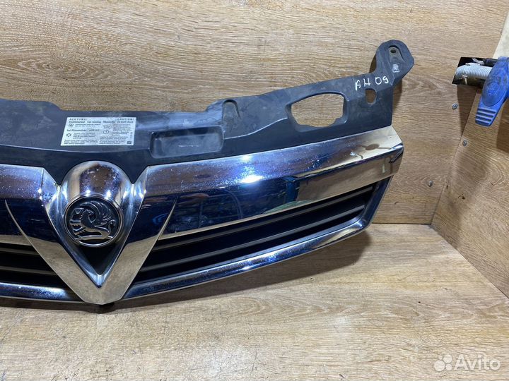 Решетка радиатора Opel Astra H рест Арт. 130330