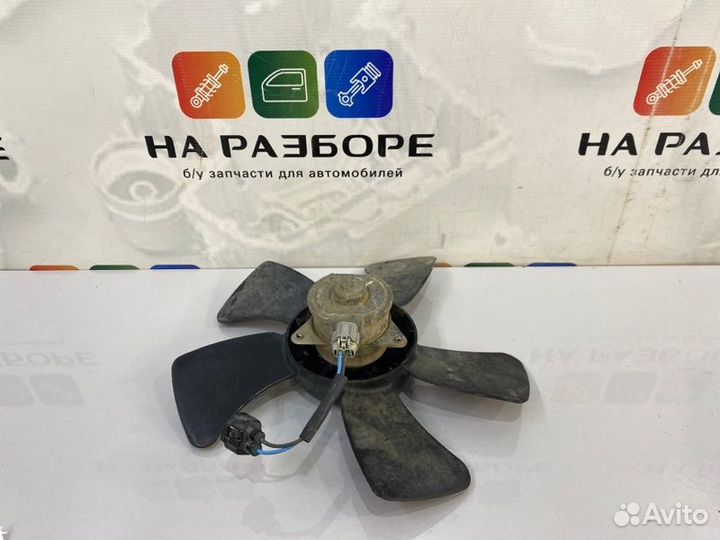 Вентилятор радиатора левый Mitsubishi Outlander
