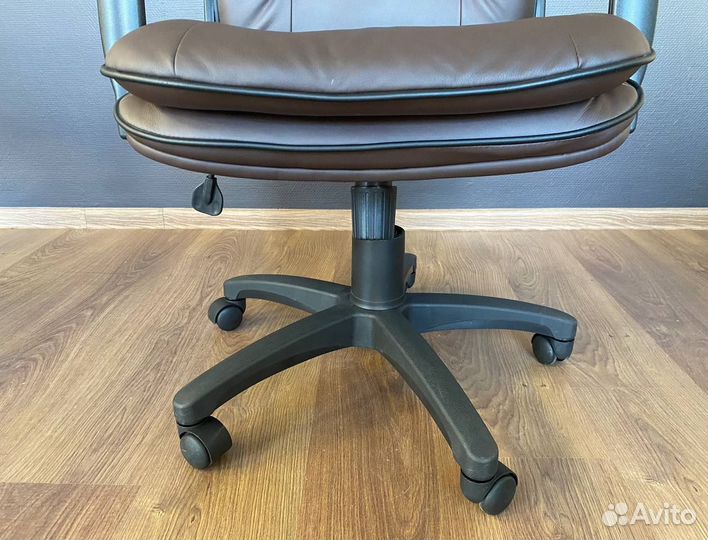 Компьютерное кресло новое