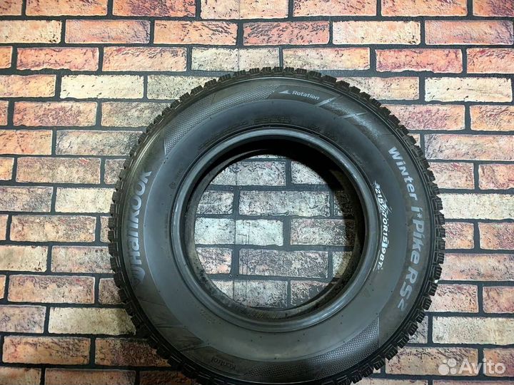 Hankook Winter I'Pike RS2 W429 215/70 R15 98T