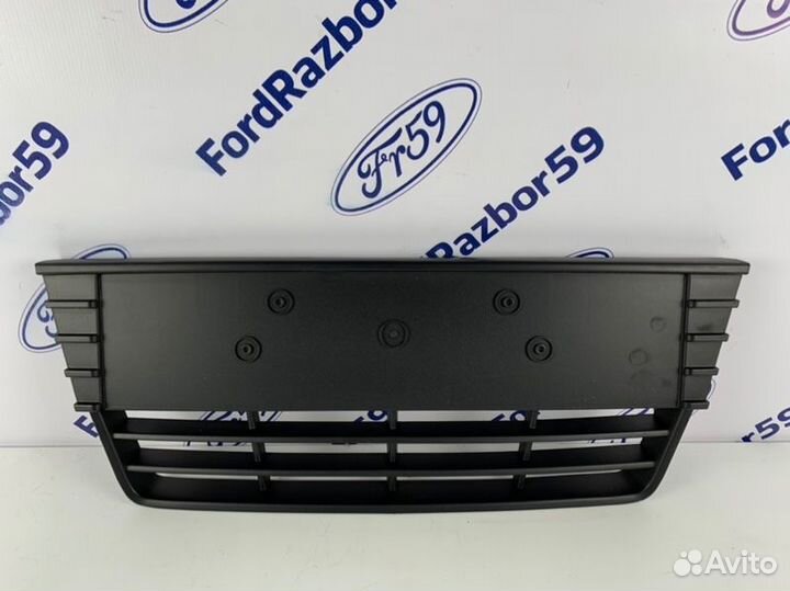 Решетка бампера Ford Focus 3 CB8 2011-2015
