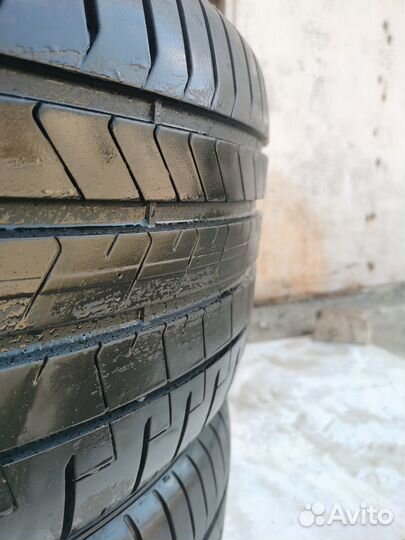 Pirelli P Zero PZ4 285/40 R19 107Y
