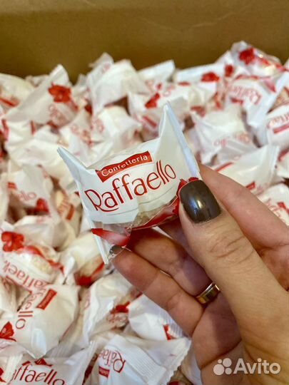 Контейнеры пластиковые с шоколадом и пастой