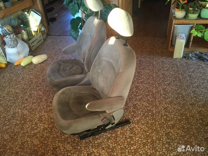 Передние сиденья Ситроен С5