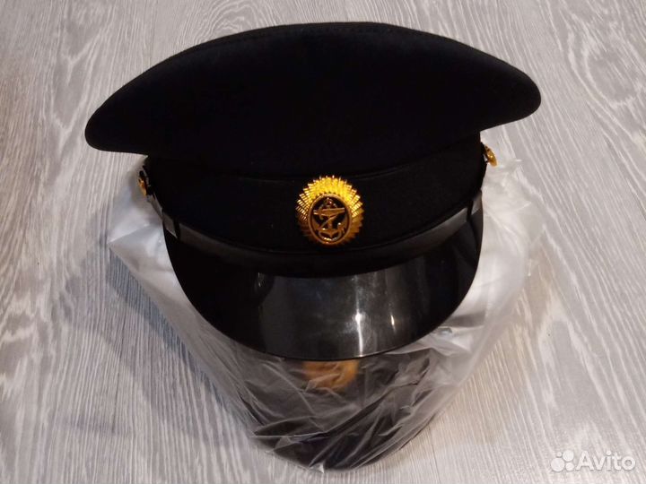 Фуражки новые черные 57, 56 размеры