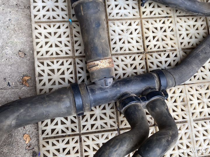 Патрубок охлаждения renault duster f4r 1800463225b