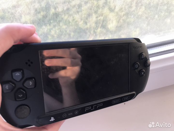 Игровач приставка Sony PSP E-1008 slim 32 gb black