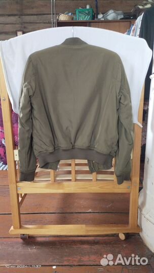 Бомбер Bershka M