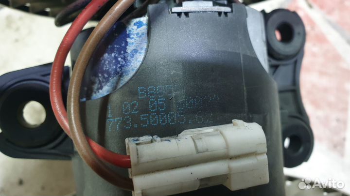 Мотор печки в сборе на Mercedes-Benz W639 W636