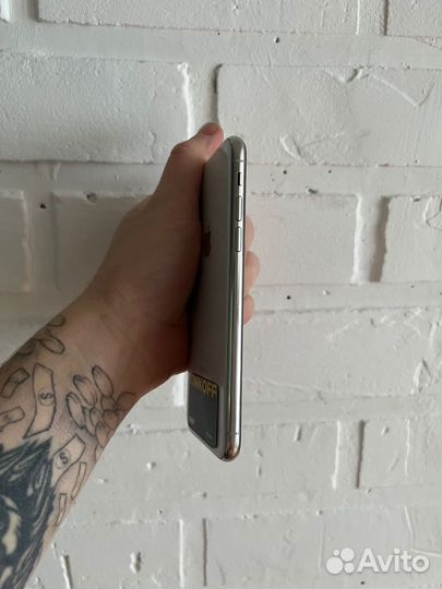 iPhone Xs, 64 ГБ