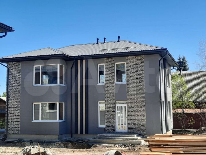 Коттедж 145 м² на участке 10 сот.