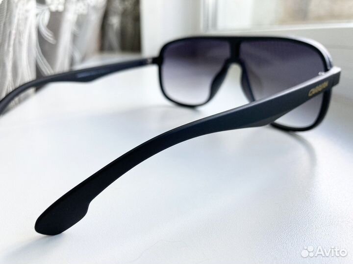 Очки Carrera спортивные зеркально-цветные