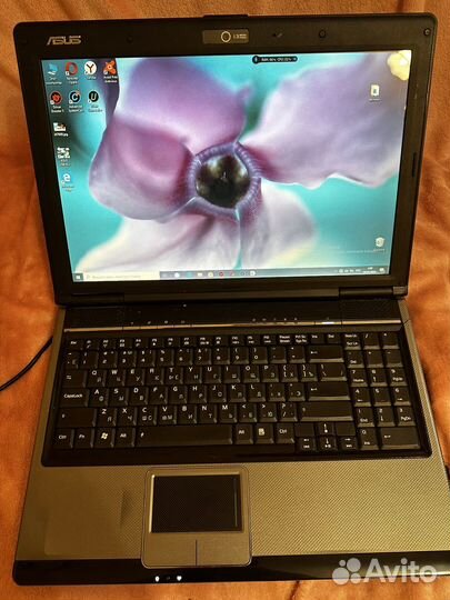 Ноутбук asus