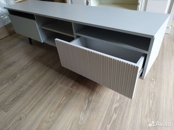 Подставка Тумба под телевизор в стиле лофт