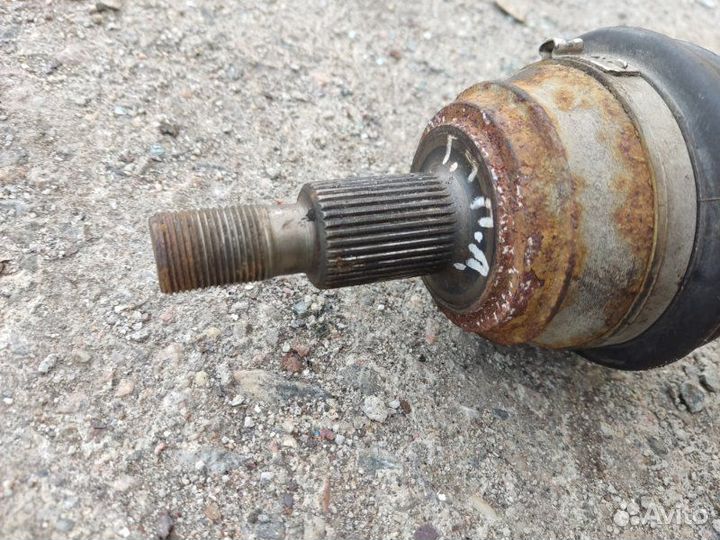 Полуось передний левый Volkswagen Golf 4 хетчбек