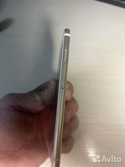 Телефон iPhone 6S (Gold)