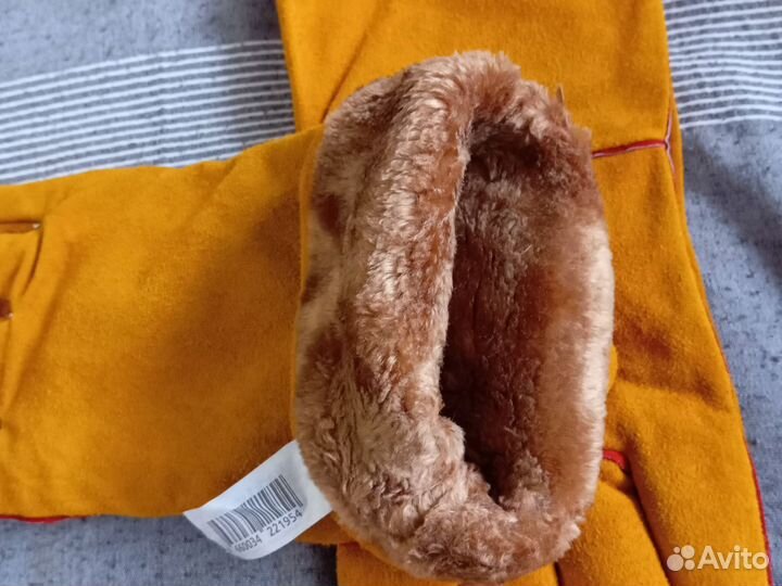 Перчатки из спилка