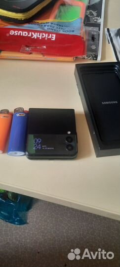 Samsung Galaxy Z Flip3 5G, 8/256 ГБ