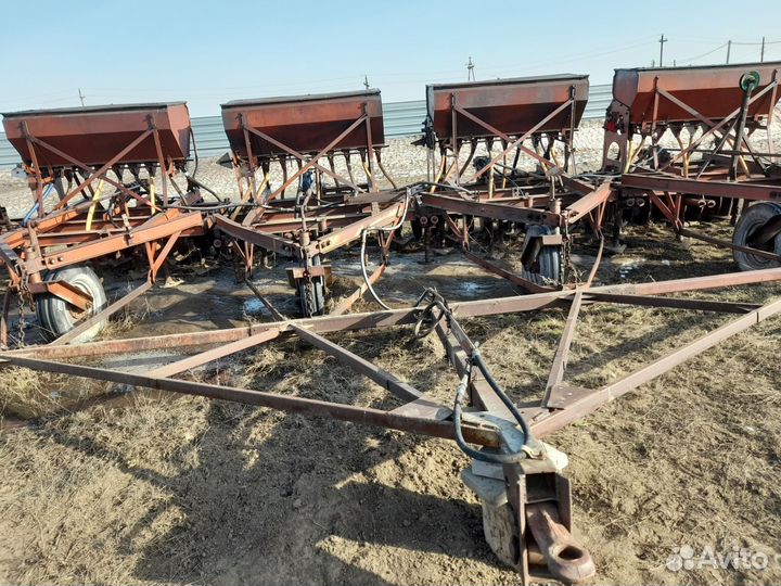 Плуг Белагромаш-Сервис ЛДГ-12Б, 1991