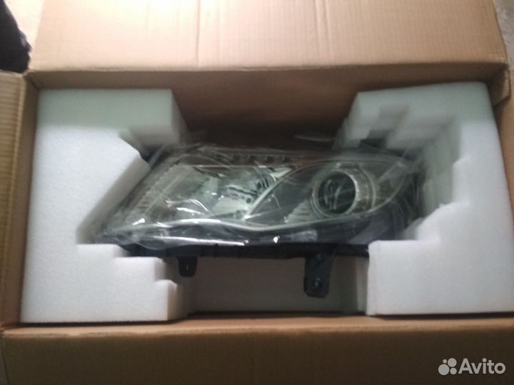 Фары передние Geely Atlas