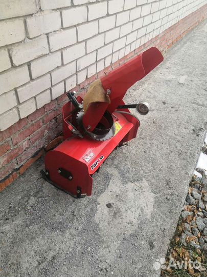 Снегоуборочная приставка к мотоблоку