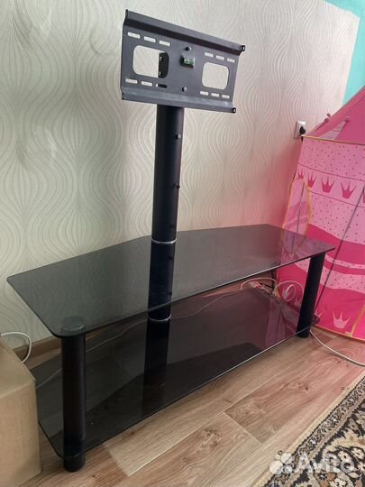 Стеклянная тумба под тв