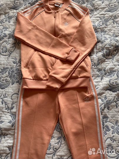 Женский спортивный костюм adidas