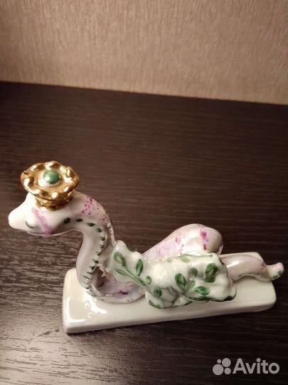 Фарфоровая статуэтка 