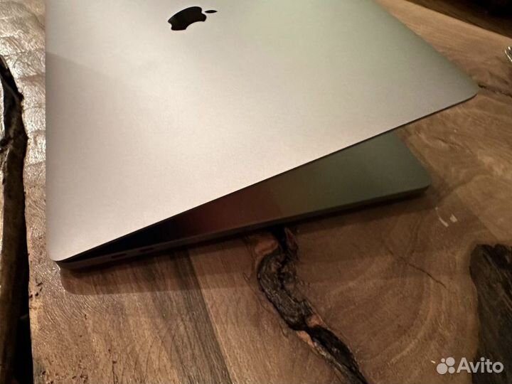 MacBook Pro 16 i9/1 TB SSD/рст/131 цикл