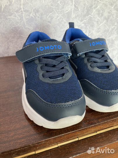 Кроссовки детские