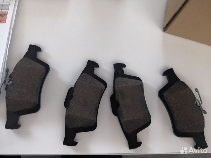 Тормозные колодки Ford 1809259 оригинал