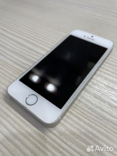 Apple iPhone SE 2016, 128 гб, белый