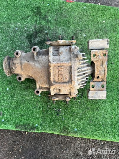 Задний редкутор toyota crown s140