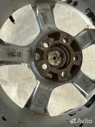 Продам комплект литых дисков R15