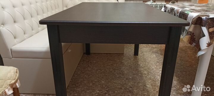 Стол обеденный