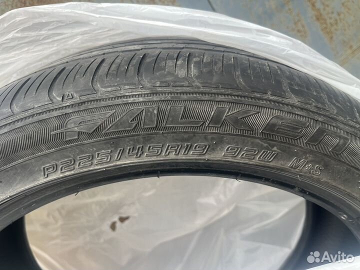 Falken Ziex ZE001 A/S 225/45 R19 92W