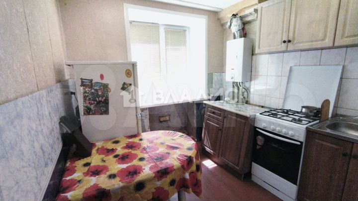 2-к. квартира, 42 м², 1/3 эт.