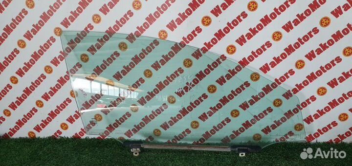 Стекло двери переднее правое Toyota Avensis AZT250