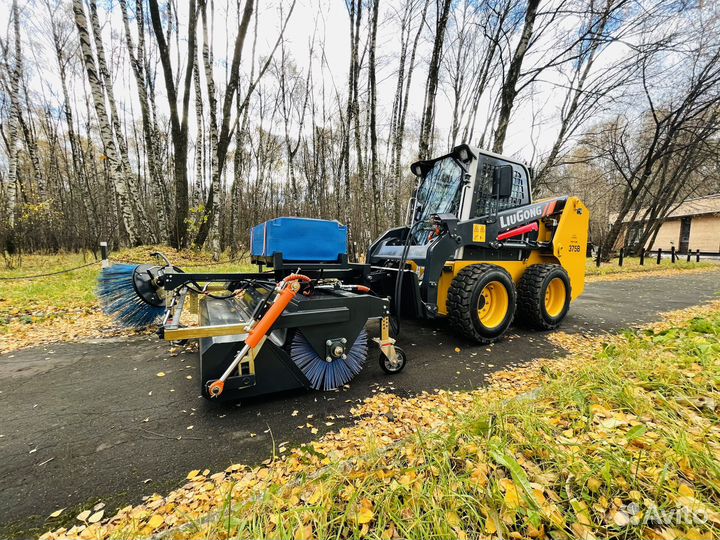 Щетка с передним бункером на мини-погрузчик