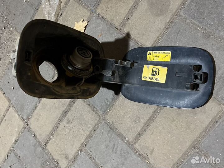 Лючок бензобака range rover sport