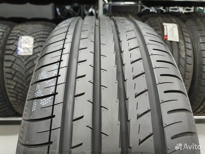 Yokohama BluEarth-XT AE61 235/55 R17