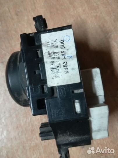 Блок управления зеркал Hyundai Solaris 1