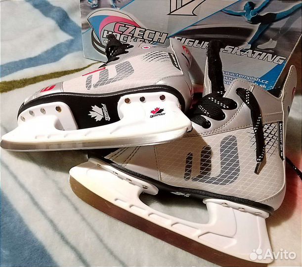 Коньки хоккейные